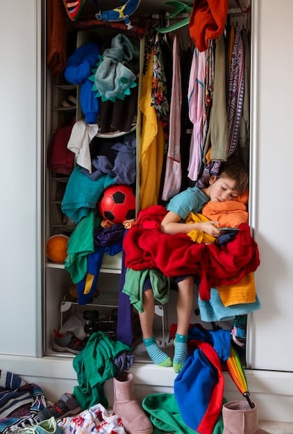 Wardrobe Detox 2025: Declutter & Donate for US Tax Benefits